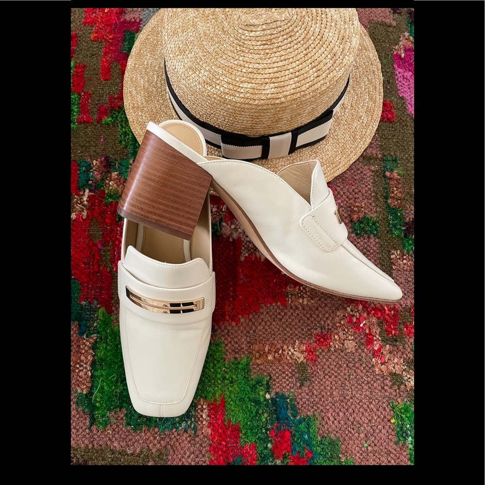 Via Spiga Cream Mule Shoes with Gold Embellishments Size 9.5 NWT Never Worn